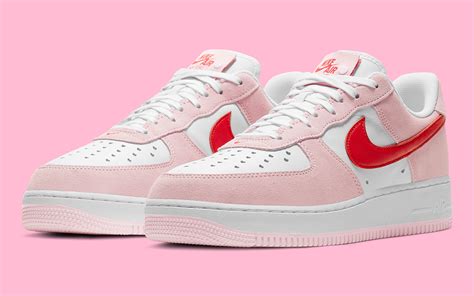 nike air sneaker mit love print|Air Force 1 Low '07 QS 'Valentine’s Day Love Letter'.